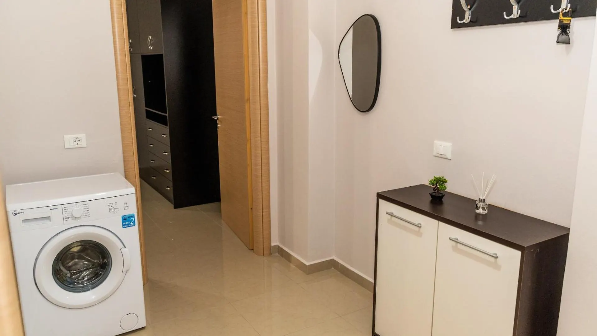 A&V Apartments Sarande 0*,