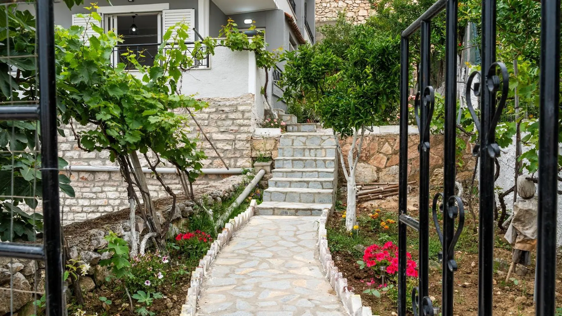 A&V Apartments Sarande Albania